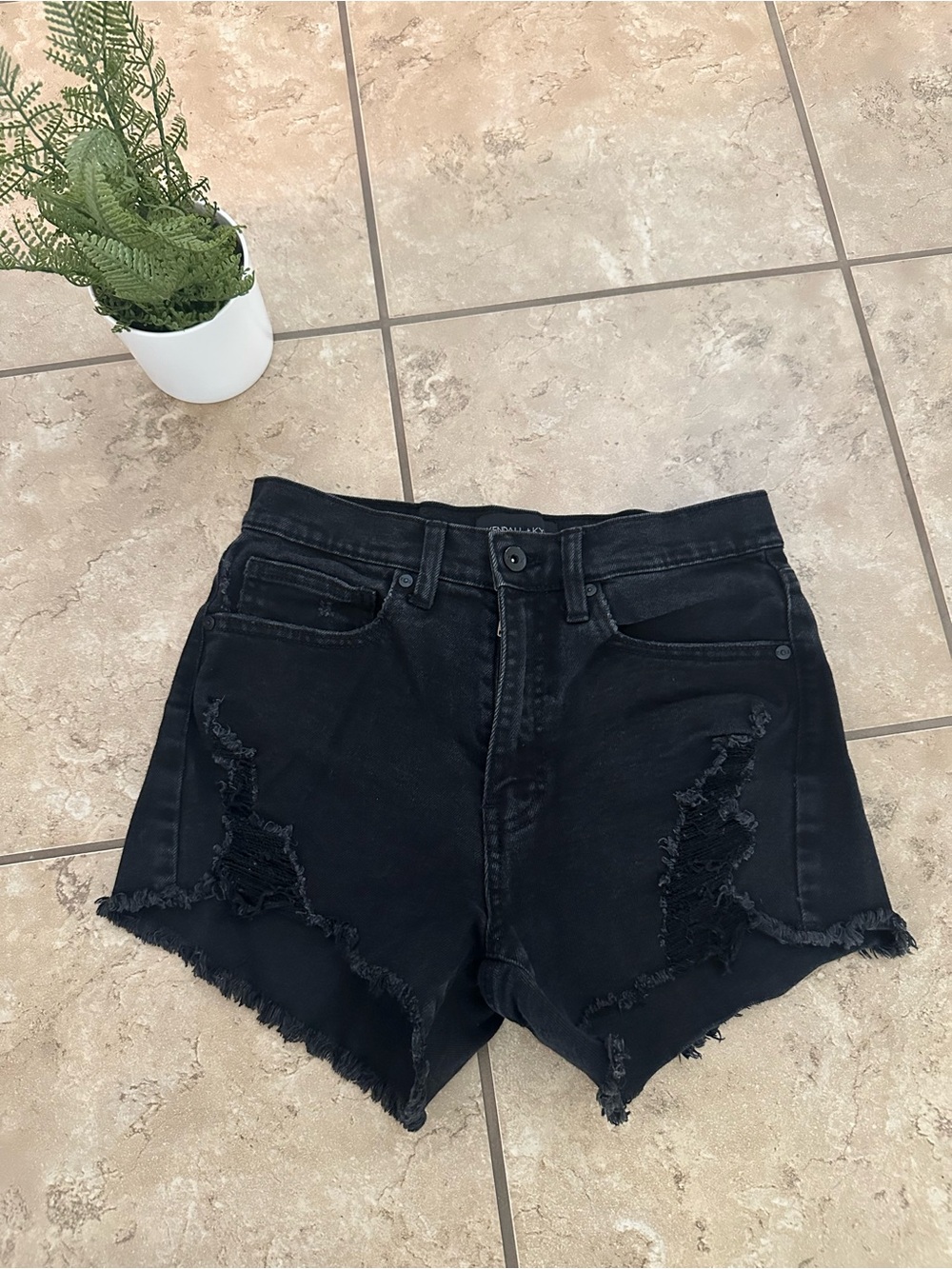 KENDALL AND KYLIE ICON SHORTS